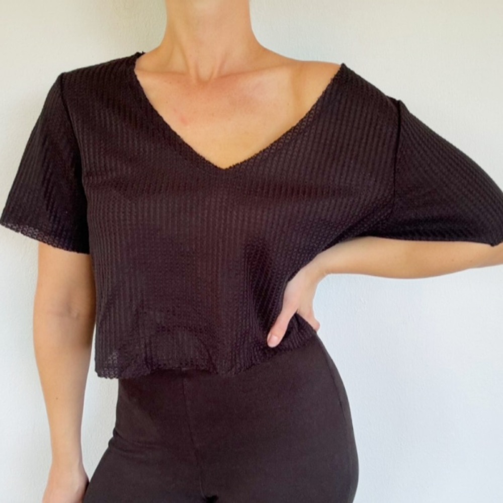 SHEIN Easy Wear black waffle knit short sleeve v-neck crop tee size XL